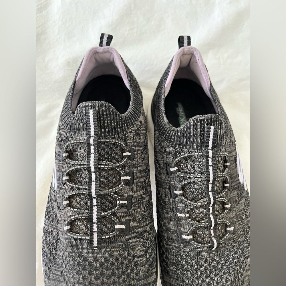 Memory Foam Sketchers - image 2